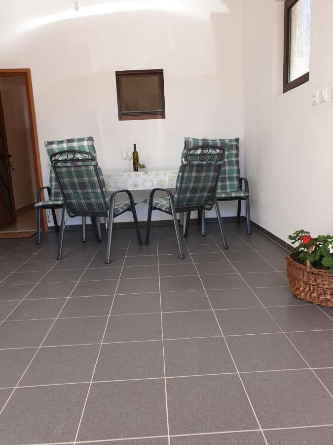 Appartement Vito à Starigrad Paklenica Extérieur photo