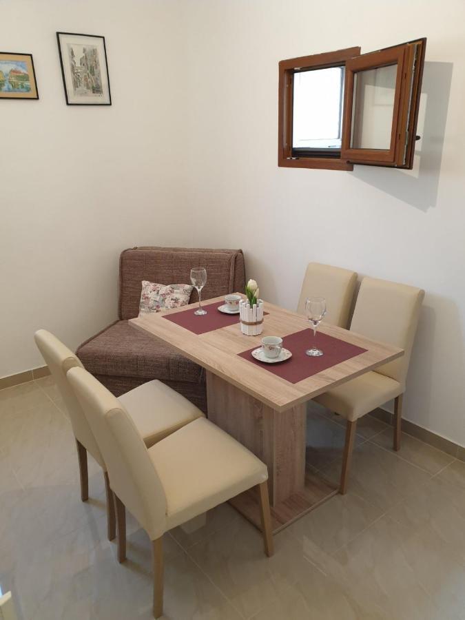 Appartement Vito à Starigrad Paklenica Extérieur photo